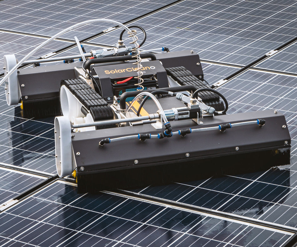 Solar Cleano M1 is cleaning Solar Panels